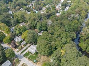 25 Columbia St, Wellesley MA 02481