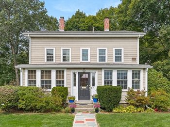 25 Columbia St