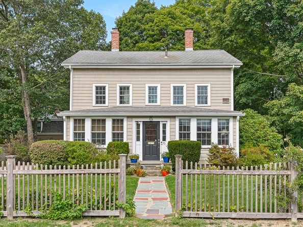 25 Columbia St, Wellesley MA 02481