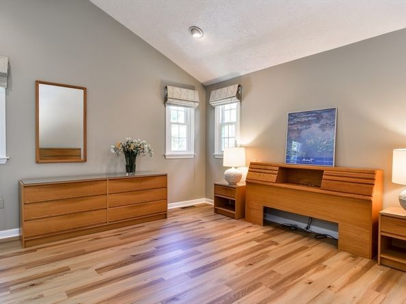 18 Lomas Drive, Framingham MA 01701