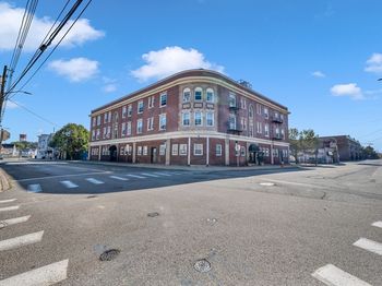 483 Shirley St