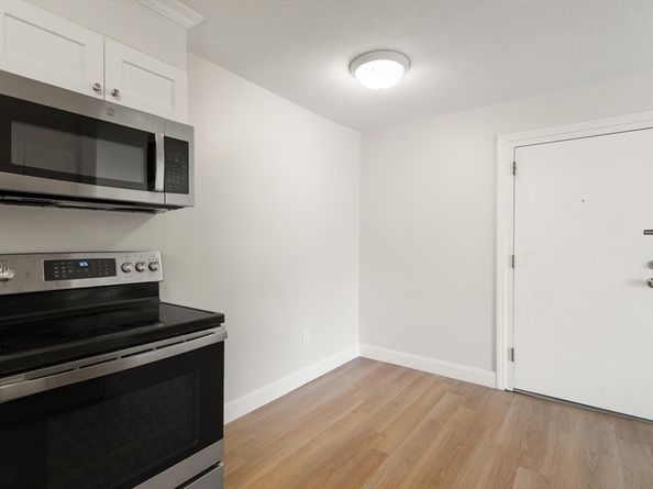 6 Chapel Hill Dr 9, Plymouth MA 02360