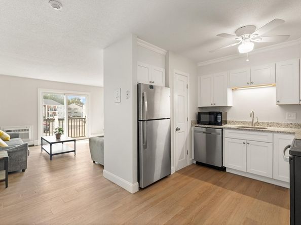 6 Chapel Hill Dr 9, Plymouth MA 02360