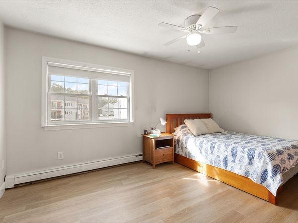 6 Chapel Hill Dr 9, Plymouth MA 02360