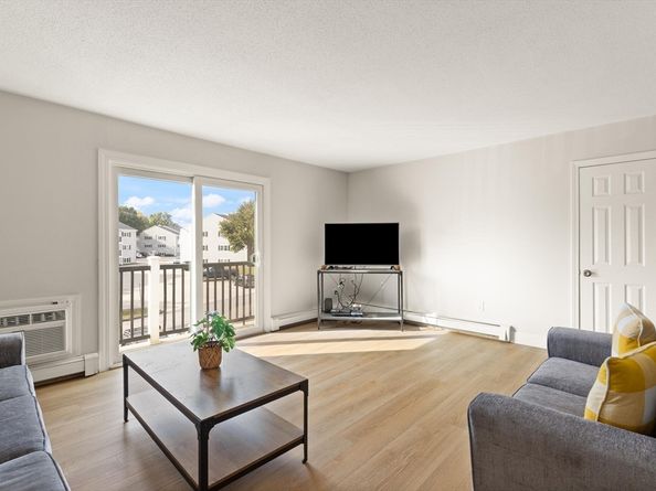 6 Chapel Hill Dr 9, Plymouth MA 02360
