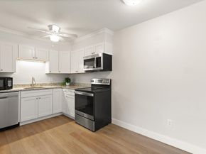 6 Chapel Hill Dr 9, Plymouth MA 02360