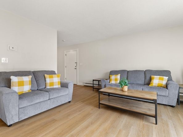 6 Chapel Hill Dr 9, Plymouth MA 02360
