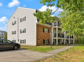 6 Chapel Hill Dr 9, Plymouth MA 02360