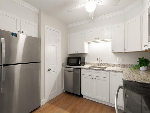 6 Chapel Hill Dr 9, Plymouth MA 02360