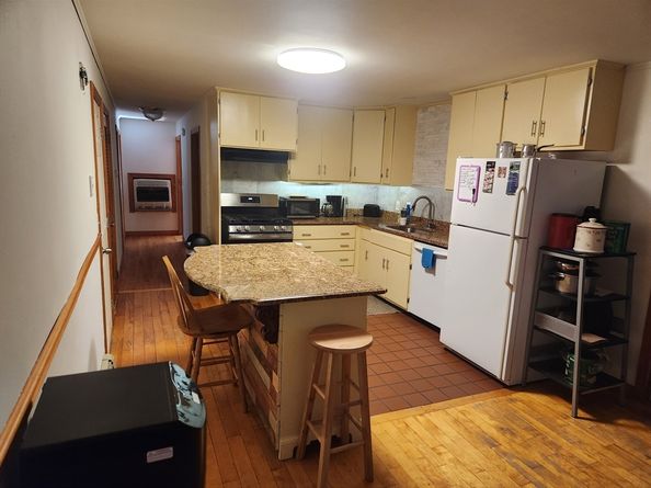 75 Dale Ave, Leominster MA 01453