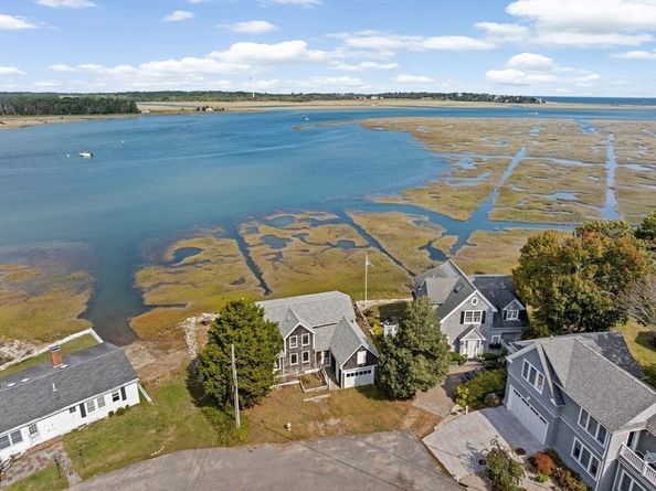 26 Damons Point Circle, Marshfield MA 02050