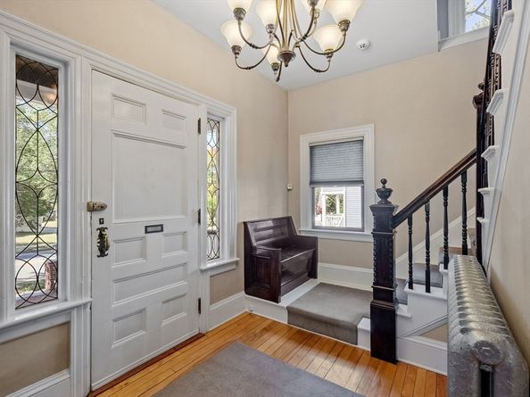 61 Lowell St, Reading MA 01867