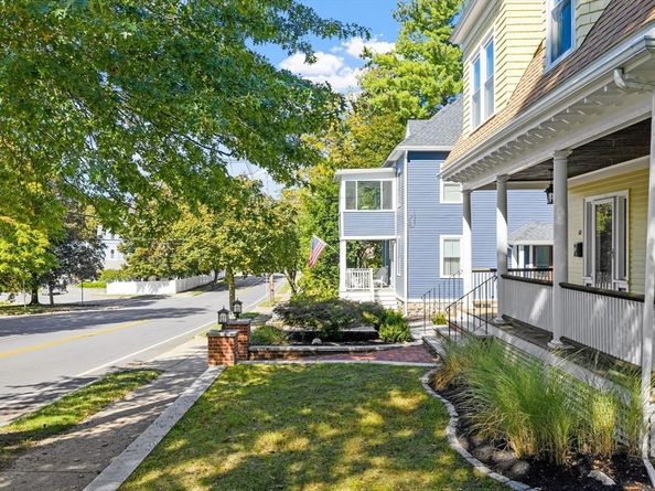 61 Lowell St, Reading MA 01867