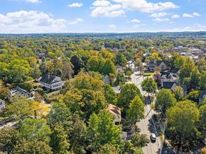 61 Lowell St, Reading MA 01867