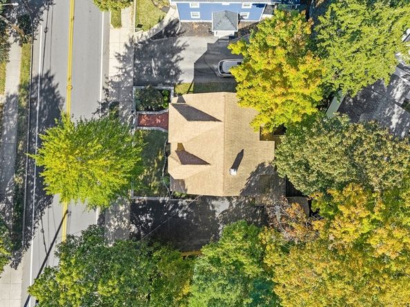 61 Lowell St, Reading MA 01867