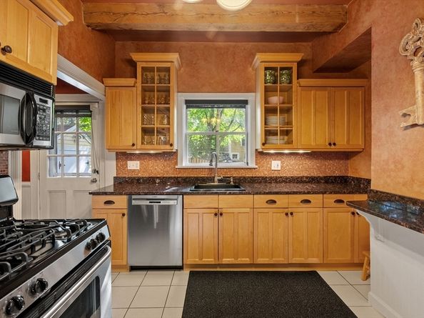 61 Lowell St, Reading MA 01867