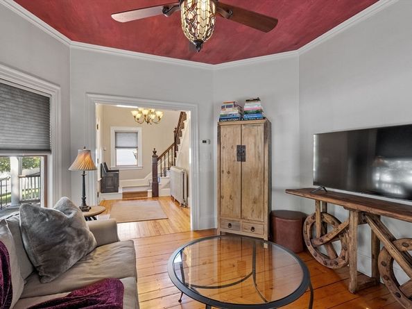 61 Lowell St, Reading MA 01867