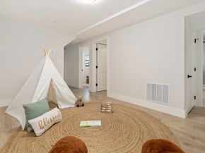 157 Boston Ave 1, Somerville MA 02144