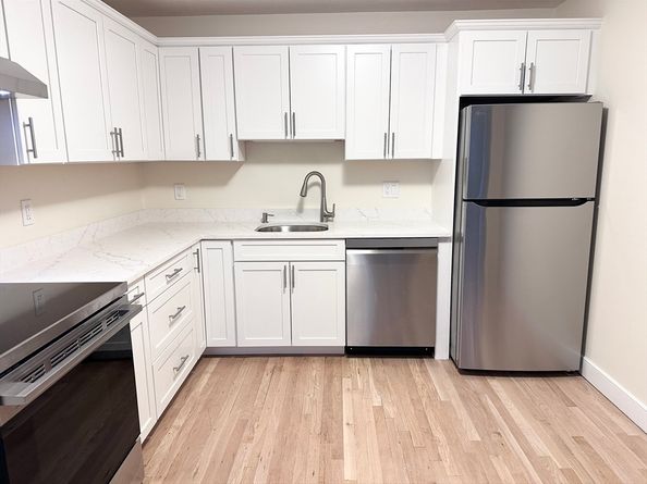 11 Cogswell Avenue 13, Cambridge MA 02140