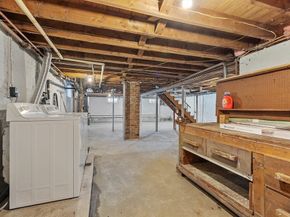 71 Hurd St, Fitchburg MA 01420