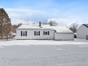 71 Hurd St, Fitchburg MA 01420