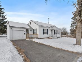 71 Hurd St, Fitchburg MA 01420