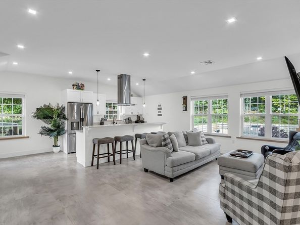 2253 Washington St 2, Canton MA 02021