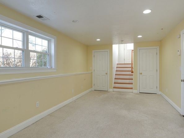 18 Lincoln Ave, Millbury MA 01527