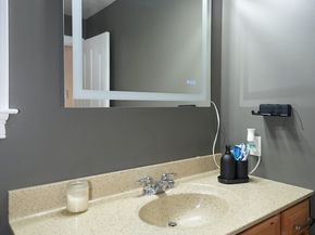 18 Lincoln Ave, Millbury MA 01527