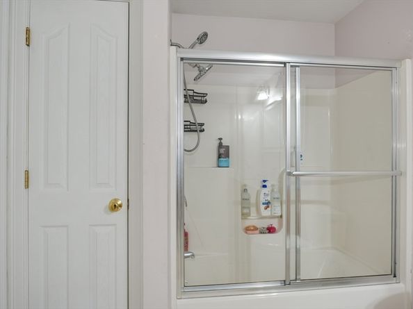 18 Lincoln Ave, Millbury MA 01527