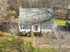 19 Leonard St, Lakeville MA 02347