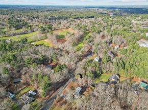 19 Leonard St, Lakeville MA 02347