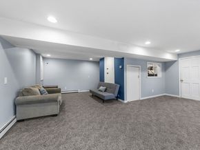 19 Leonard St, Lakeville MA 02347