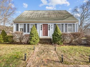 19 Leonard St, Lakeville MA 02347