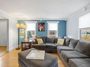 19 Leonard St, Lakeville MA 02347