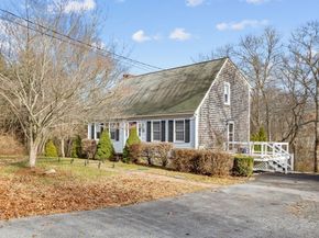 19 Leonard St, Lakeville MA 02347