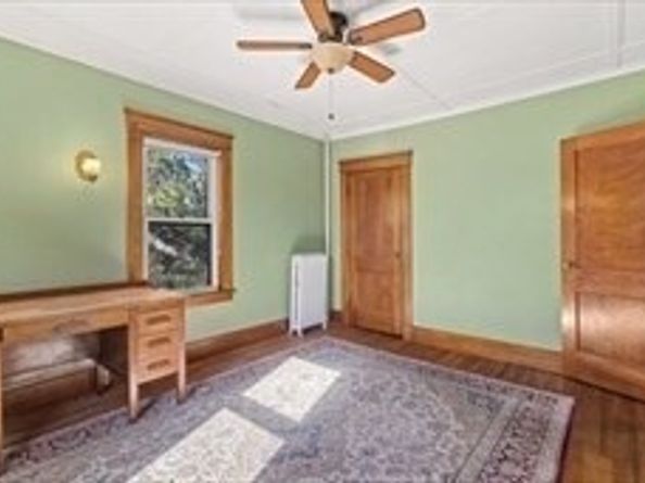 21 Edwards St, Southbridge MA 01550