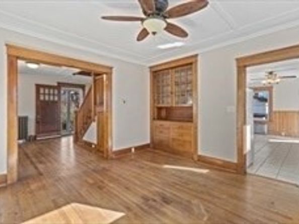 21 Edwards St, Southbridge MA 01550