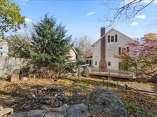 21 Edwards St, Southbridge MA 01550