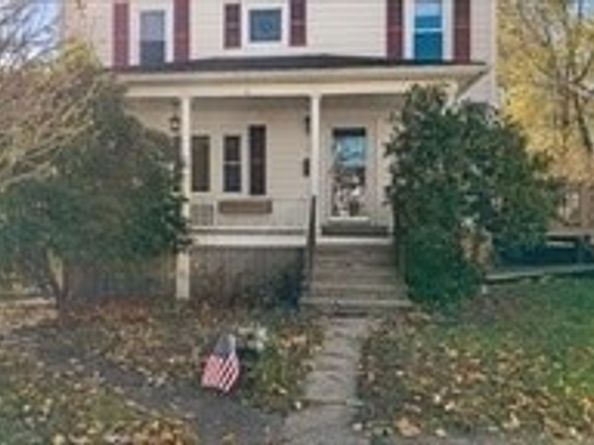 21 Edwards St, Southbridge MA 01550