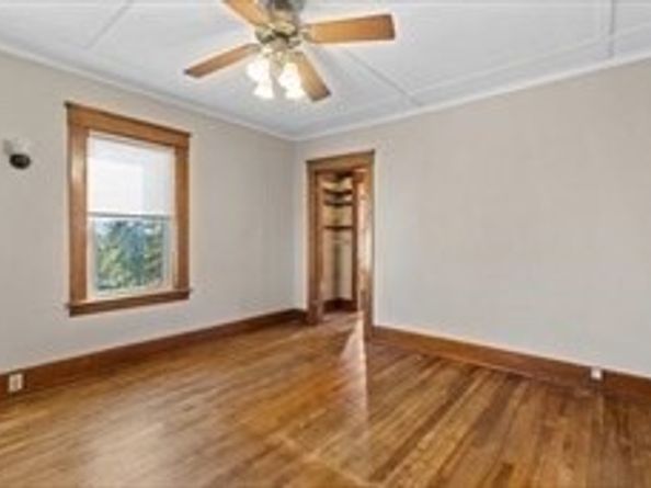 21 Edwards St, Southbridge MA 01550