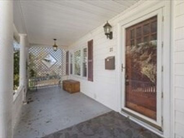 21 Edwards St, Southbridge MA 01550