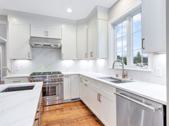 Unit 13 Powder House Lane 13, Walpole MA 02032