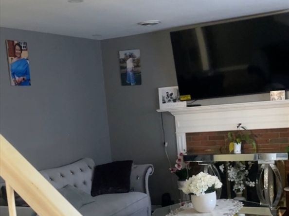 87 Moreland St, Worcester MA 01609