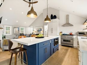 61 Spofford St, Newburyport MA 01950