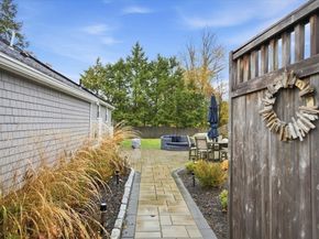 61 Spofford St, Newburyport MA 01950