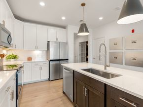 6 Stratton Drive 303, Woburn MA 01801