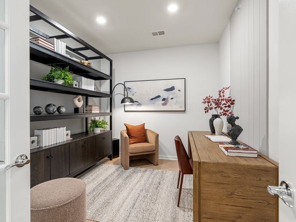 6 Stratton Drive 303, Woburn MA 01801