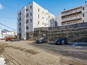 176 Lincoln Street B4, Worcester MA 01605