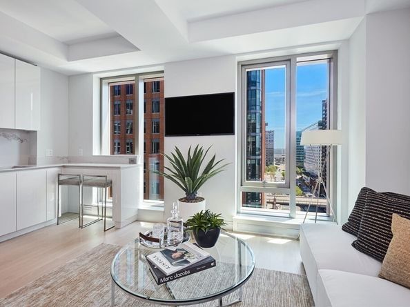 135 Seaport Blvd 1618, Boston MA 02210